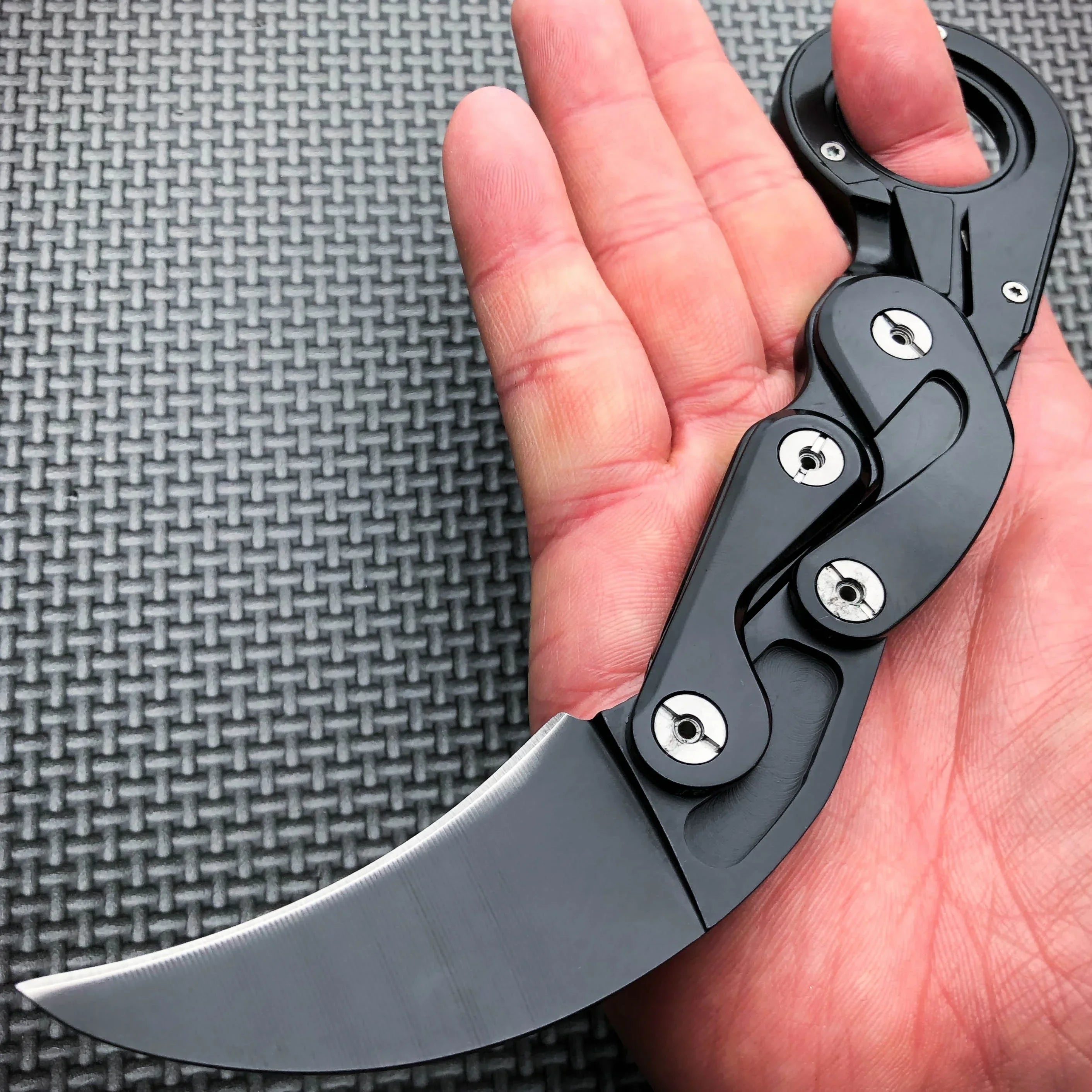 Mini Tactical Karambit Knife – All-Steel Claw Multi-Tool EDC for Camping & Outdoor Adventures