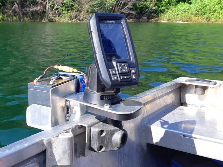 How Does A Fish Finder Work (Explained)
