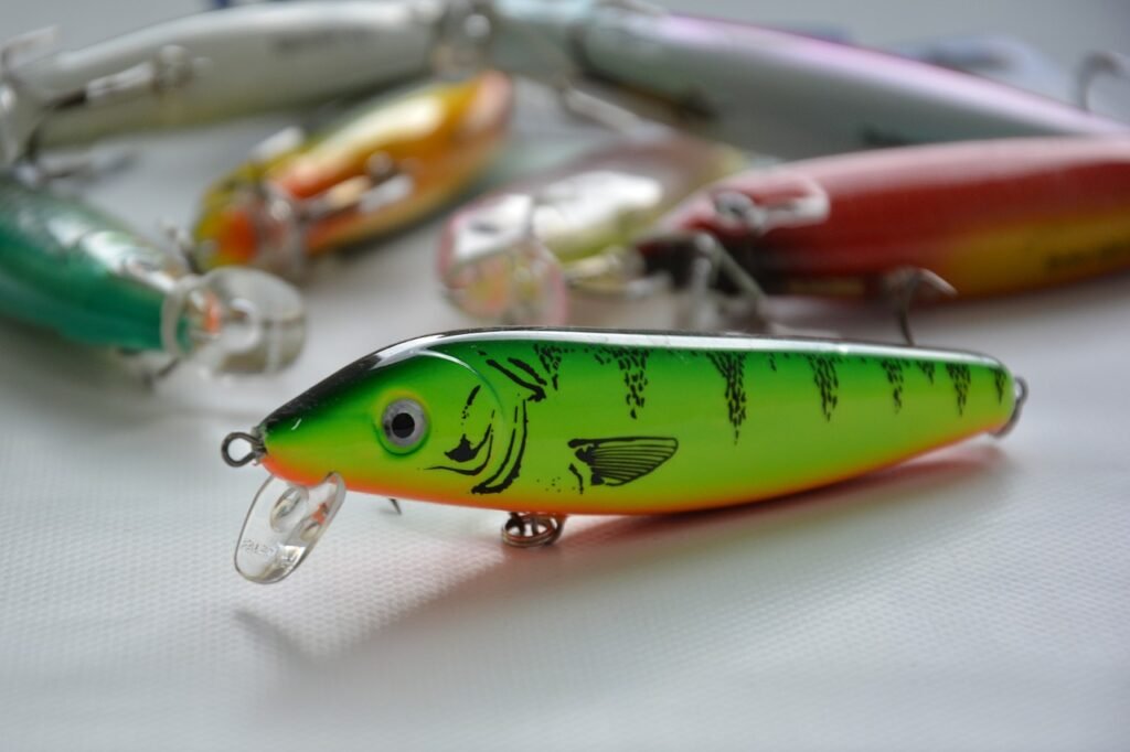 MAKE YOUR OWN FISHING LURES